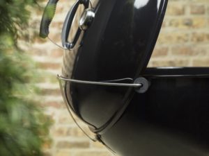 Weber 22 Inch Master-Touch Kettle Black Lid Roller