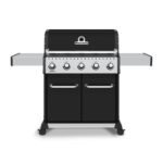 Broil King Baron 520 PRO Gas Grill Front View Closed
