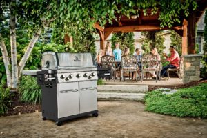 Broil King Regal S590 PRO IR Lifestyle 2